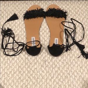 Steve Madden Black Fringe Tie-up sandals